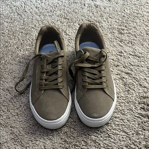 Quince women’s suede sneakers brand new
